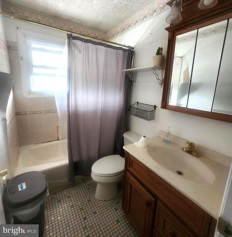 8259 DEL HAVEN RD, Dundalk, MD 21222