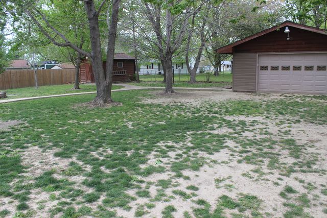 210 Circle Drive, Salem, IL 62881