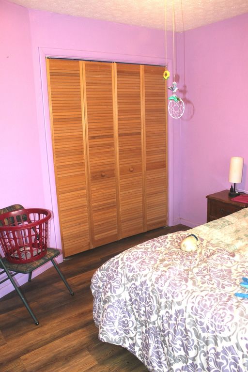 Image 16 of property listing at 210 Circle Drive, Salem, IL 62881