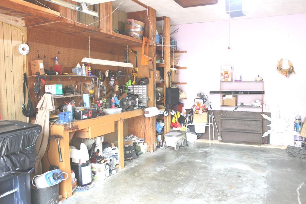 Image 21 of property listing at 210 Circle Drive, Salem, IL 62881