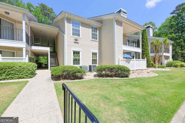 823 Ridgefield Drive, Peachtree City, GA 30269