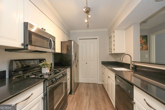 823 Ridgefield Drive, Peachtree City, GA 30269