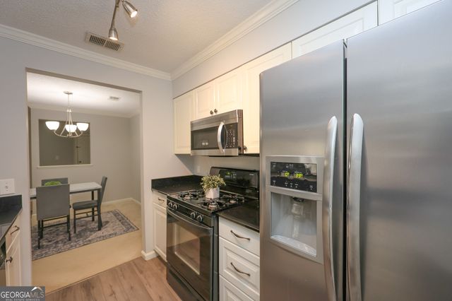 823 Ridgefield Drive, Peachtree City, GA 30269