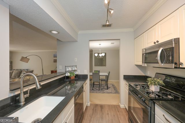 823 Ridgefield Drive, Peachtree City, GA 30269