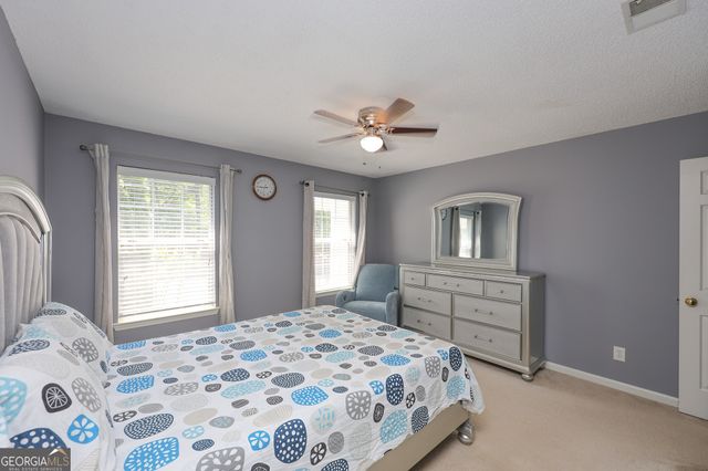 823 Ridgefield Drive, Peachtree City, GA 30269