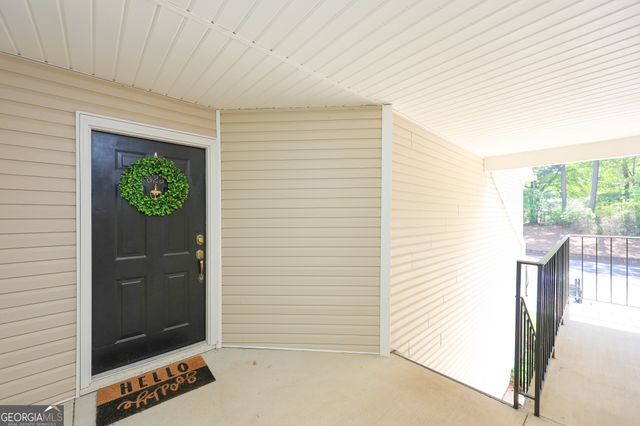 823 Ridgefield Drive, Peachtree City, GA 30269