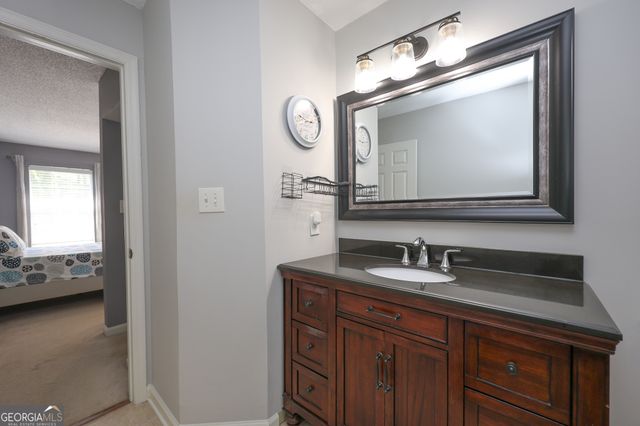 823 Ridgefield Drive, Peachtree City, GA 30269