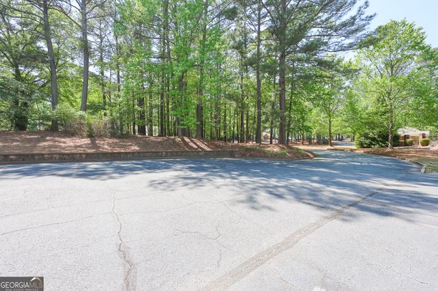 823 Ridgefield Drive, Peachtree City, GA 30269
