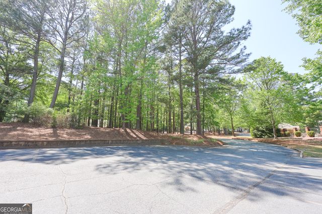 823 Ridgefield Drive, Peachtree City, GA 30269
