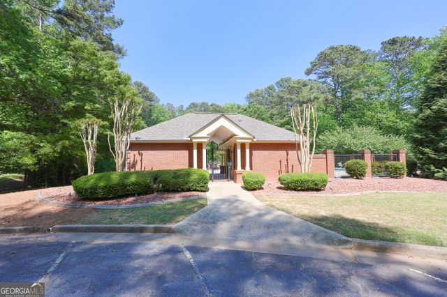 823 Ridgefield Drive, Peachtree City, GA 30269
