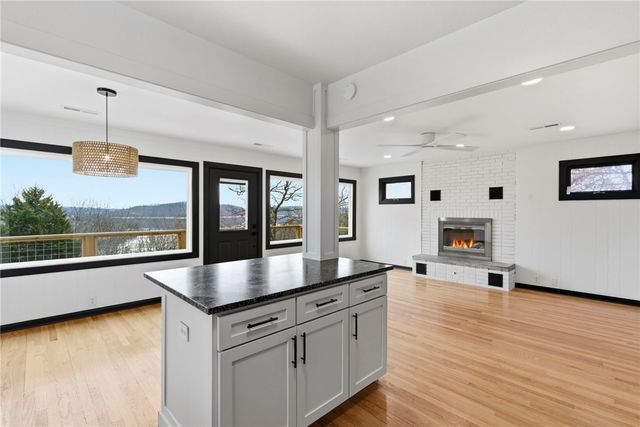 22702 Dam Site Loop, Garfield, AR 72732