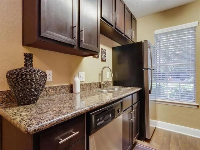 4101 E Nasa Parkway 207, Houston, TX 77586