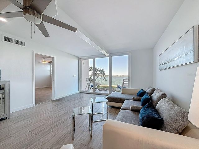 7560 BAY ISLAND DRIVE S 148, South Pasadena, FL 33707