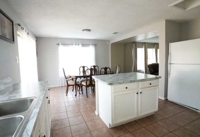 6525 Willow Oak Court, Fort Worth, TX 76112