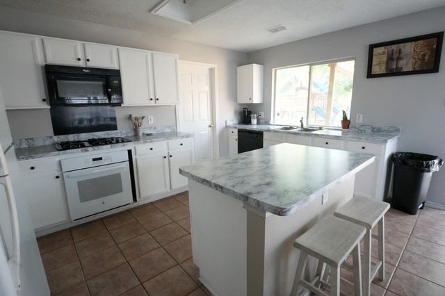 6525 Willow Oak Court, Fort Worth, TX 76112