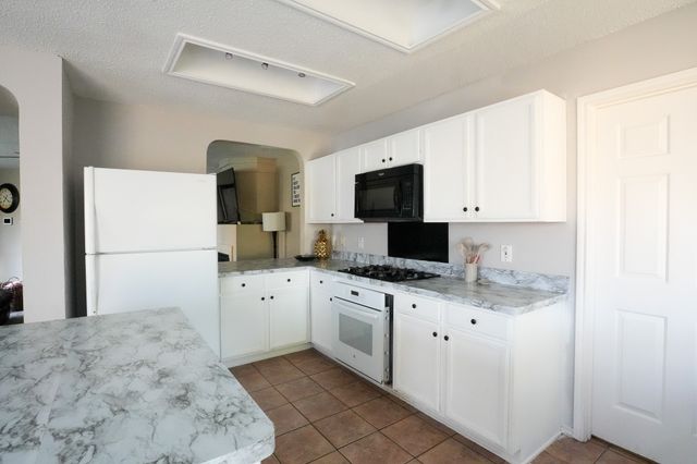 6525 Willow Oak Court, Fort Worth, TX 76112