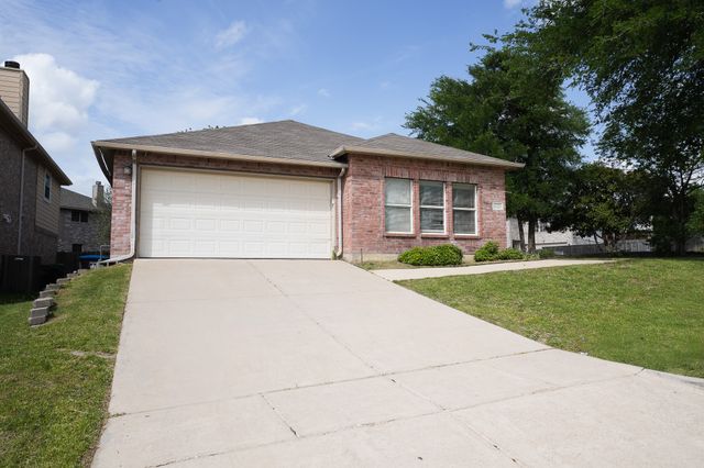 6525 Willow Oak Court, Fort Worth, TX 76112