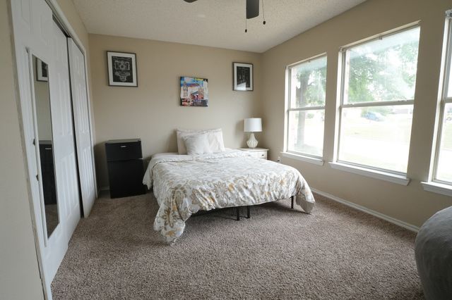 6525 Willow Oak Court, Fort Worth, TX 76112