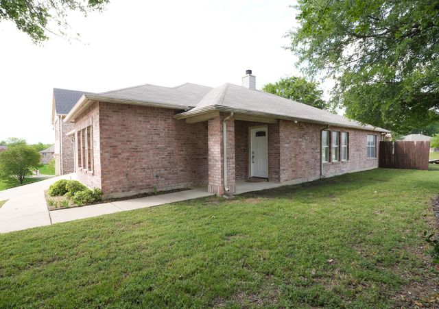 6525 Willow Oak Court, Fort Worth, TX 76112