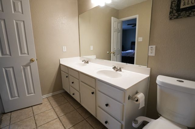 6525 Willow Oak Court, Fort Worth, TX 76112