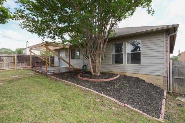 6525 Willow Oak Court, Fort Worth, TX 76112