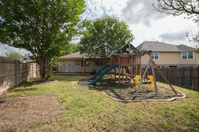 6525 Willow Oak Court, Fort Worth, TX 76112