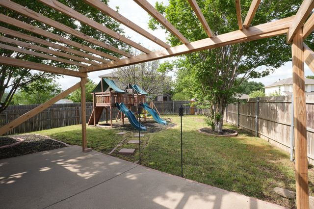 6525 Willow Oak Court, Fort Worth, TX 76112