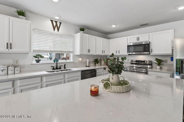 1472 DUNNS LAKE Drive, Jacksonville, FL 32218