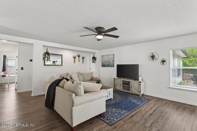 1472 DUNNS LAKE Drive, Jacksonville, FL 32218