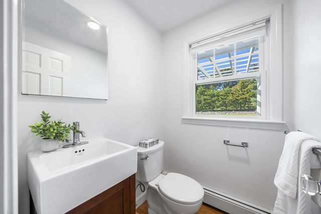 8 Lantern Ln, Shrewsbury, MA 01545