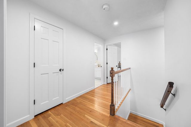 8 Lantern Ln, Shrewsbury, MA 01545