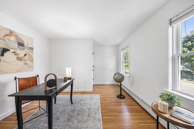 8 Lantern Ln, Shrewsbury, MA 01545