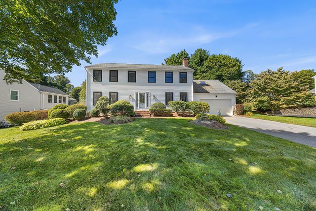 8 Lantern Ln, Shrewsbury, MA 01545