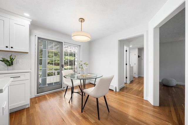 8 Lantern Ln, Shrewsbury, MA 01545