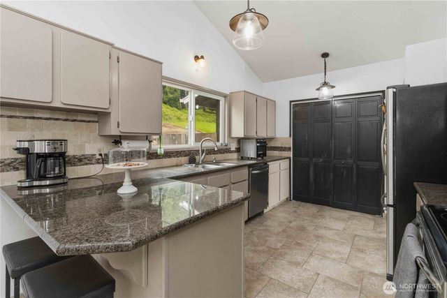 209 Curtis Drive, Longview, WA 98632