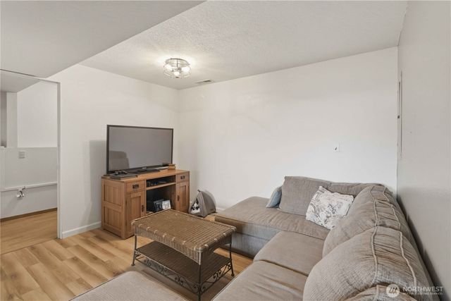 209 Curtis Drive, Longview, WA 98632