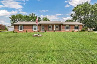 2281 Dewitt Dr, Clarksville, TN 37043