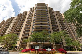 203 Yoakum Pkwy Apt 1520, Alexandria, VA 22304