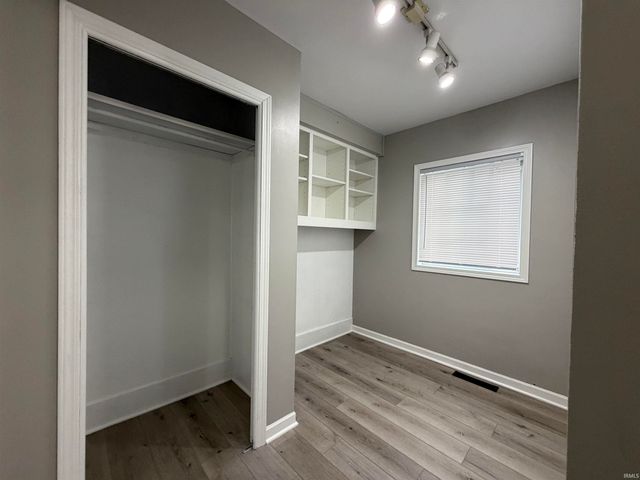 225 Stanley Street, Mishawaka, IN 46545
