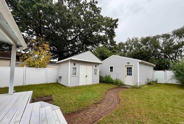 225 Stanley Street, Mishawaka, IN 46545
