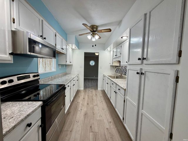 225 Stanley Street, Mishawaka, IN 46545