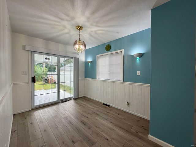 225 Stanley Street, Mishawaka, IN 46545