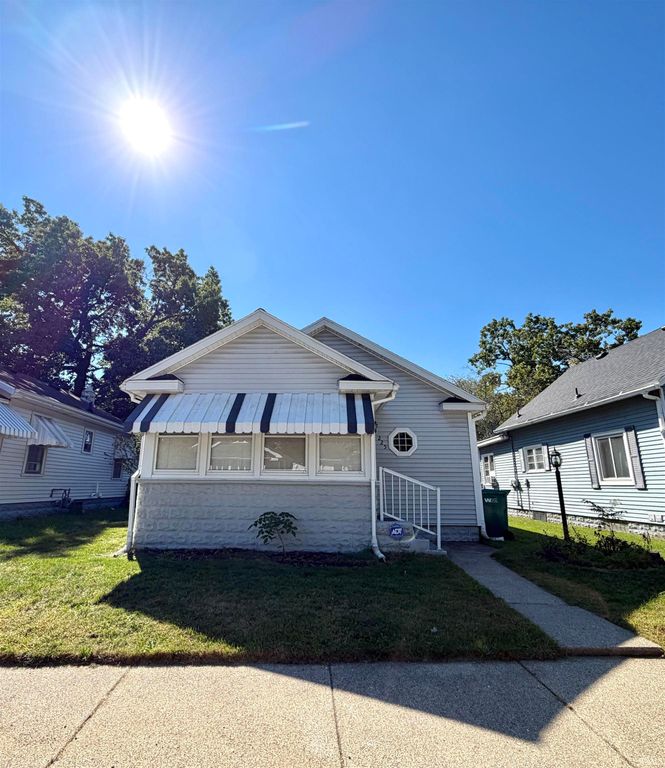 225 Stanley Street, Mishawaka, IN 46545