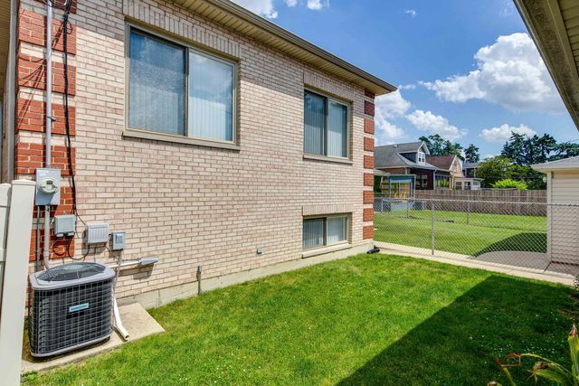 2540 Hessing Street, River Grove, IL 60171