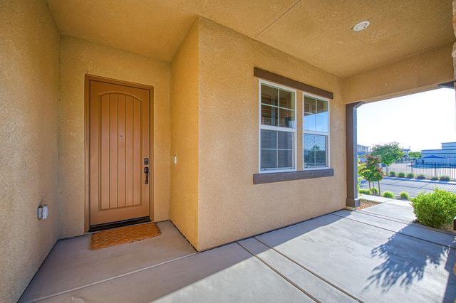912 Vineyard Court, Madera, CA 93636