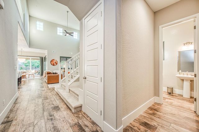 912 Vineyard Court, Madera, CA 93636