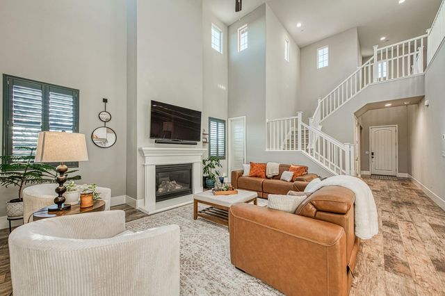 912 Vineyard Court, Madera, CA 93636