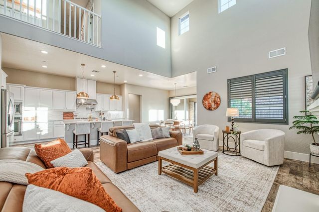 912 Vineyard Court, Madera, CA 93636
