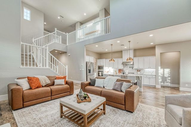 912 Vineyard Court, Madera, CA 93636