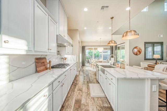 912 Vineyard Court, Madera, CA 93636